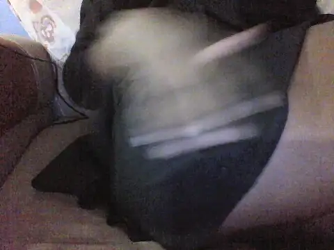 Snapshot of Moongodessy chatting on 10.29.25 Moongodessy online show from 10.29.25