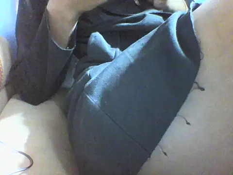 Snapshot of Moongodessy chatting on 10.31.25 Moongodessy online show from 10.31.25