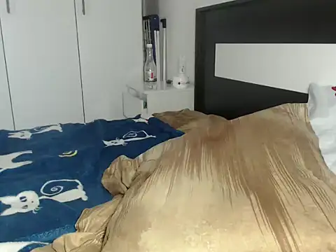 Snapshot of petite_danielle chatting on 03.03.26 petite danielle online show from 03.03.26