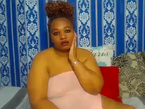 Snapshot of JUICEYLIPS333 chatting on 09.20.25 JUICEYLIPS333 online show from 09.20.25