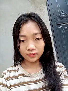 Snapshot of Ananine chatting on 12.23.25 Ananine online show from 12.23.25