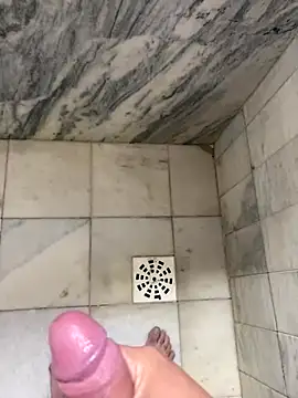 Snapshot of Novindapikgrossa chatting on 11.25.25 Novindapikgrossa online show from 11.25.25