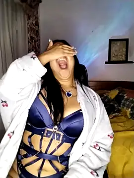 Snapshot of Tigresa23 chatting on 11.11.25 Tigresa23 online show from 11.11.25