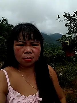 Snapshot of lusy-00 chatting on 10.17.25 lusy-00 online show from 10.17.25