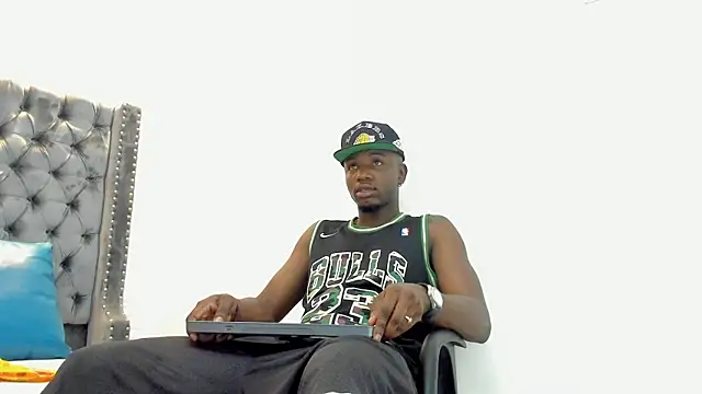 DOUGLAS 099 online show from 09.25.25