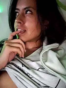 Snapshot of Queen_Ashly chatting on 09.18.25 Queen Ashly online show from 09.18.25