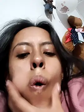 Snapshot of Queen_Ashly chatting on 09.25.25 Queen Ashly online show from 09.25.25