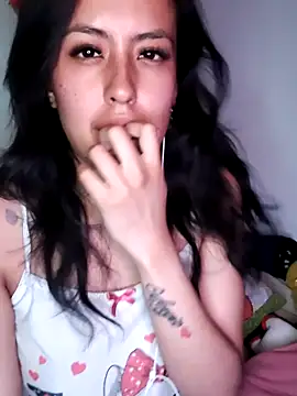 Snapshot of Queen_Ashly chatting on 09.30.25 Queen Ashly online show from 09.30.25