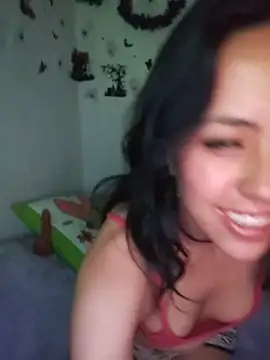 Snapshot of Queen_Ashly chatting on 10.24.25 Queen Ashly online show from 10.24.25