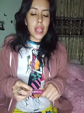 Snapshot of Queen_Ashly chatting on 11.22.25 Queen Ashly online show from 11.22.25