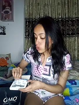 Snapshot of Queen_Ashly chatting on 11.28.25 Queen Ashly online show from 11.28.25