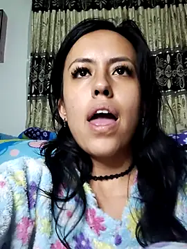 Snapshot of Queen_Ashly chatting on 12.04.25 Queen Ashly online show from 12.04.25