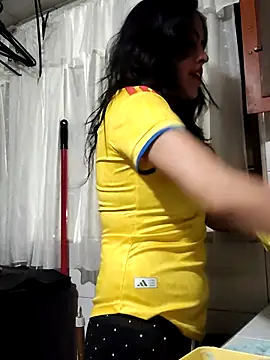 Queen Ashly online show from 07.04.26