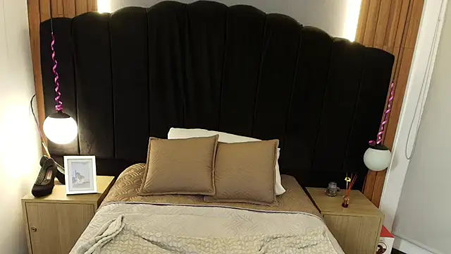 LiaMonroee  online show from 04.21.26