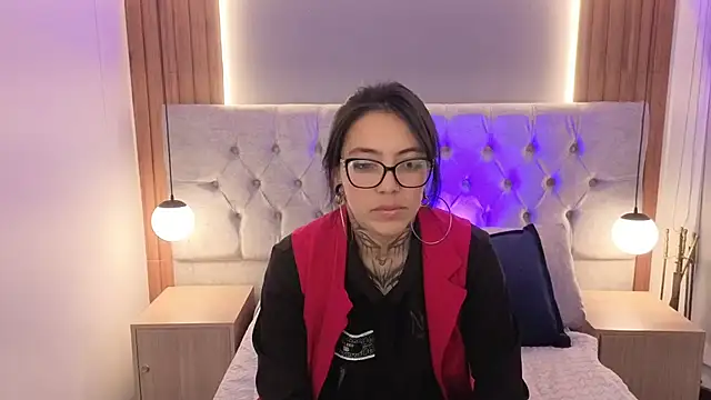 LiaMonroee  online show from 06.17.26