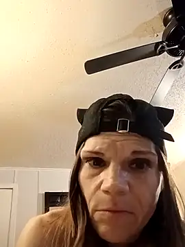 Snapshot of THATgirlUwont4get chatting on 09.09.25 THATgirlUwont4get online show from 09.09.25