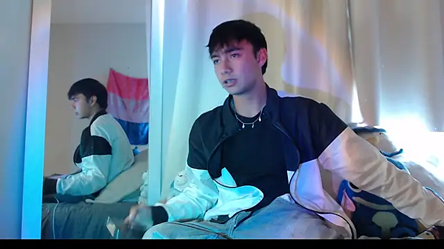 Snapshot of Noah_Blaze chatting on 11.06.25 Noah Blaze online show from 11.06.25