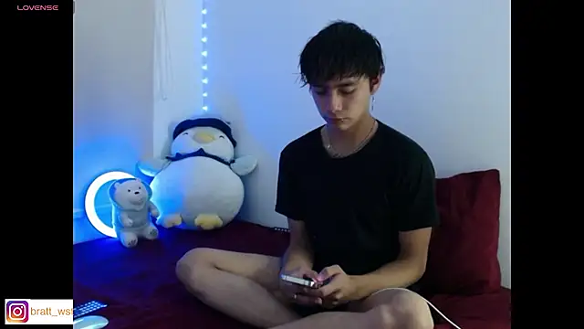 Snapshot of Noah_Blaze chatting on 12.17.25 Noah Blaze online show from 12.17.25