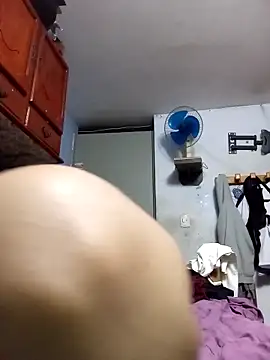 Snapshot of Syndel23 chatting on 12.05.25 Syndel23 online show from 12.05.25