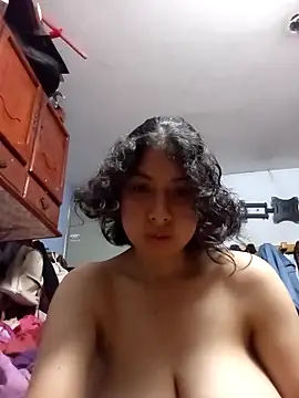 Snapshot of Syndel23 chatting on 02.02.26 Syndel23 online show from 02.02.26