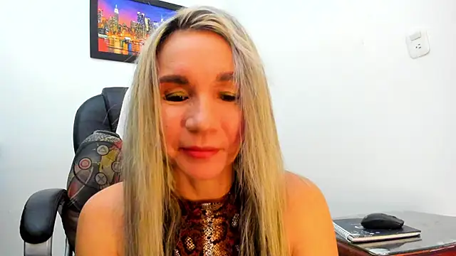 Ms lunaRose online show from 09.18.25