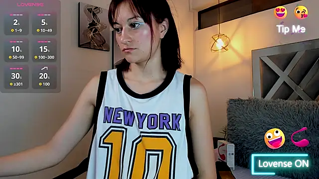 Snapshot of Candy_Hott7 chatting on 09.17.25 Candy Hott7 online show from 09.17.25