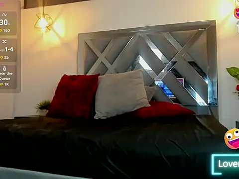 Snapshot of Candy_Hott7 chatting on 10.17.25 Candy Hott7 online show from 10.17.25