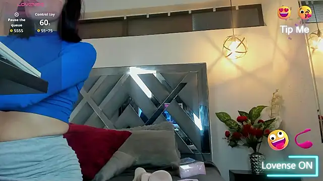 Snapshot of Candy_Hott7 chatting on 10.24.25 Candy Hott7 online show from 10.24.25