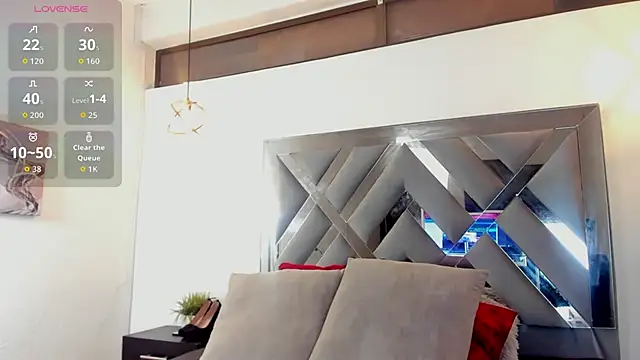 Snapshot of Candy_Hott7 chatting on 11.13.25 Candy Hott7 online show from 11.13.25