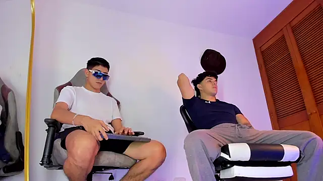 sotooliver3 online show from 10.17.25