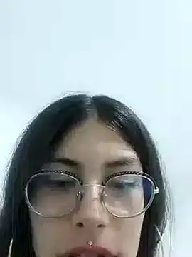 Snapshot of Kylie_Rivers chatting on 09.29.25 Kylie Rivers online show from 09.29.25