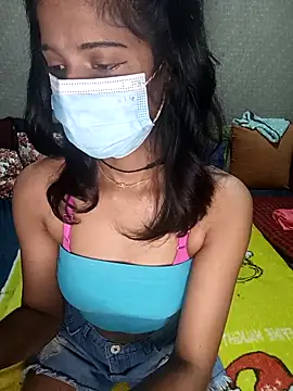 Snapshot of emali_baba chatting on 12.18.25 emali baba online show from 12.18.25