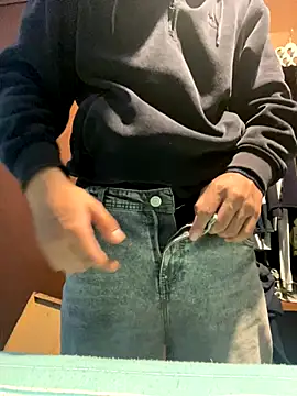 Snapshot of zzagreo chatting on 11.28.25 zzagreo online show from 11.28.25