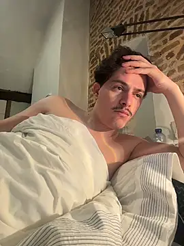 Snapshot of dock_75 chatting on 11.11.25 dock 75 online show from 11.11.25