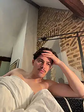 Snapshot of dock_75 chatting on 11.12.25 dock 75 online show from 11.12.25