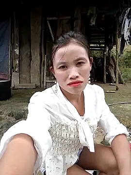 Snapshot of rubi_bae chatting on 10.28.25 rubi bae online show from 10.28.25