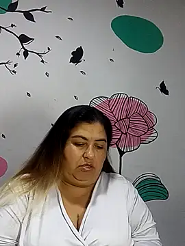 curvy diva  online show from 10.15.25