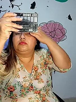 curvy diva  online show from 12.21.25