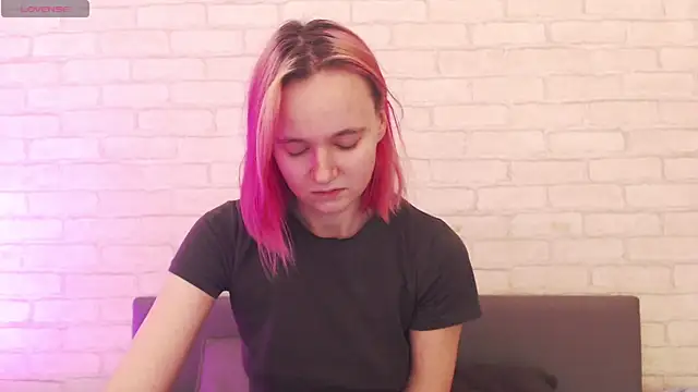 Ericha Stone online show from 11.04.25