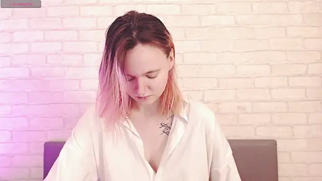 Ericha Stone online show from 04.24.26