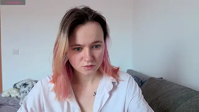 Ericha Stone online show from 05.04.26