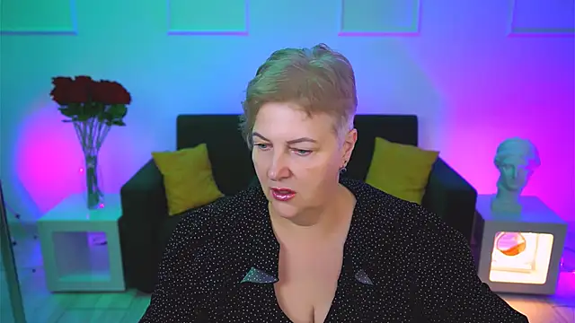 MaryMogan online show from 11.10.25