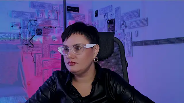 LauraDavidsons online show from 11.09.25