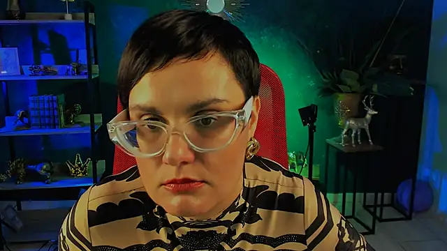 LauraDavidsons online show from 12.05.25