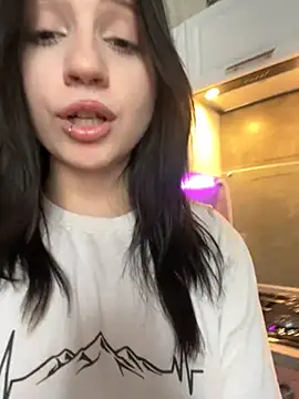 YourLittleDevil online show from 04.23.26