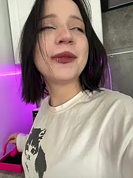 YourLittleDevil online show from 04.30.26