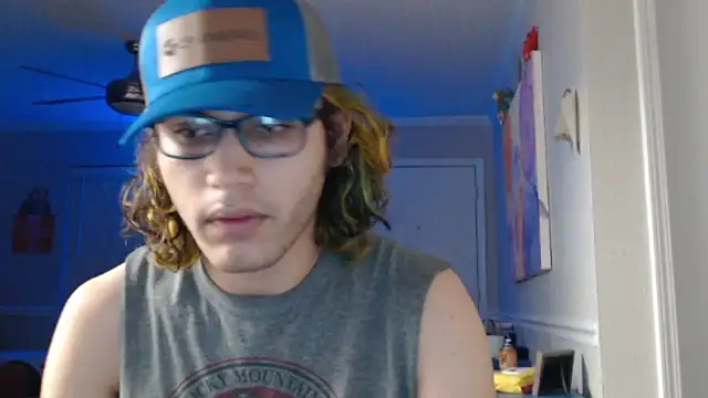 Snapshot of zacthefeetguy chatting on 12.20.25 zacthefeetguy online show from 12.20.25