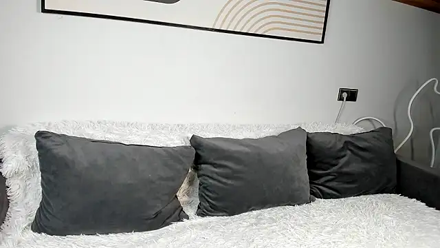 KarlyFees online show from 03.04.26