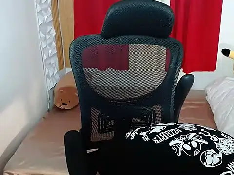 Snapshot of Njay_16 chatting on 02.18.26 Njay 16 online show from 02.18.26