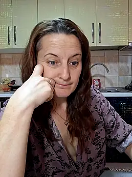 Fluturas2 online show from 11.28.25